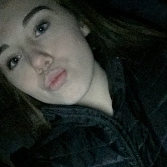 Meet your Posher, Isy - Picture 1 of 1